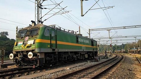 திண்டுக்கல் - பாலக்காடு வழித்தடத்தில் நாளை முதல் 3 ரயில்கள் மின்சார இன்ஜின் மூலம் இயக்கம்