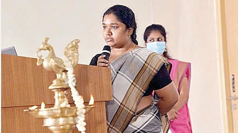 நீங்களும் யூபிஎஸ்சி வெல்லலாம் - 10: பள்ளி முதல் குடும்பத்தினர் அளித்த உற்சாகத்தால் ஐடிஎஸ் பெற்றவர்!