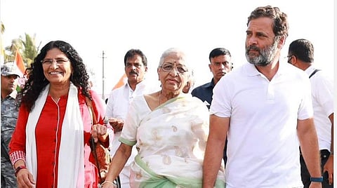 பத்திரிகையாளர் கவுரி லங்கேஷின் குடும்பத்துடன் யாத்திரை சென்ற ராகுல்