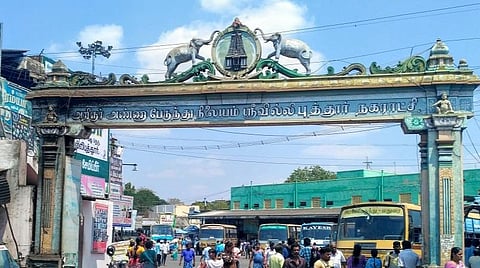 அடிப்படை வசதிகள் இன்றி பொதுமக்கள் அவதி: ஸ்ரீவில்லி.யில் புதிய பேருந்து நிலையம் அமைக்கப்படுமா?
