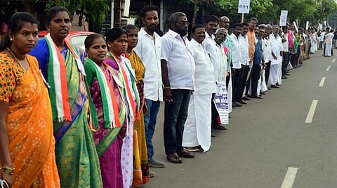 தமிழகம் முழுவதும் 500 இடங்களில் நடந்த சமூக நல்லிணக்க மனிதச் சங்கிலி