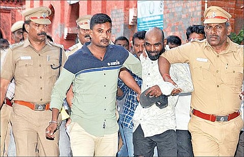 ரயில் நிலையத்தில் தமிழகத்தையே உலுக்கிய கொடூர கொலை - மகளை இழந்த துக்கத்தில் உயிர்துறந்தார் தந்தை