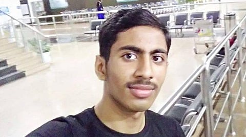 மழைநீர் வடிகால் பள்ளத்தில் விழுந்து உயிரிழந்த பத்திரிகையாளர் குடும்பத்திற்கு ரூ.5 லட்சம் நிவாரணம்: முதல்வர் ஸ்டாலின்