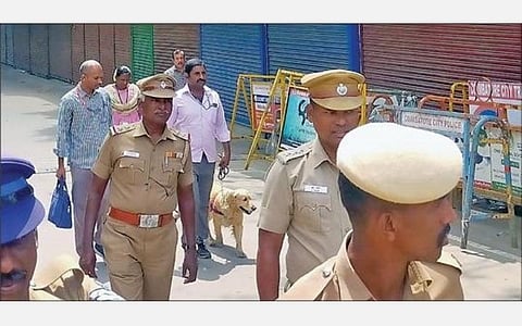 காரில் சிலிண்டர் வெடித்து தீப்பிடித்த சம்பவம்: கோவையில் காவல் துறையினர் கண்காணிப்பு தீவிரம்