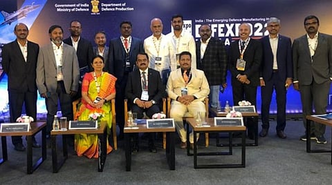 குஜராத்தில் நடந்த பாதுகாப்பு கண்காட்சியில் 6 நிறுவனங்கள் தமிழகத்தில் முதலீடு செய்ய ஒப்பந்தம் : தொழில் வளர்ச்சிக் கழகம் தகவல்