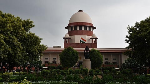 நாடு முழுவதும் உள்ள தனியார், அரசு மருத்துவக் கல்லூரிகளில் இரு விரல் சோதனை பாடத்தை நீக்க நீதிமன்றம் உத்தரவு