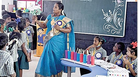 வகுப்பறையில் பிரதிபலிக்கும் இல்லம் தேடிக் கல்வி: மாணவர்கள் மகிழ்ந்து கற்க வழிவகுத்திருப்பது வரம்
