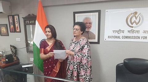 தேசிய மகளிர் ஆணையத்தில் புகார் அளித்த நடிகை குஷ்பு