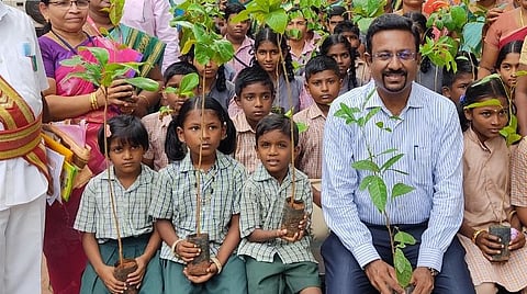 தஞ்சாவூர் மாவட்டம் பேராவூரணி அருகே உள்ள கொன்றைக்காடு அரசு உயர்நிலைப் பள்ளி.
