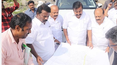 புத்தேரி -கீழ்கட்டளை தற்காலிக மழைநீர் வடிகால் பணிகளை ஆய்வு செய்ய அமைச்சர் கே.என்.நேரு