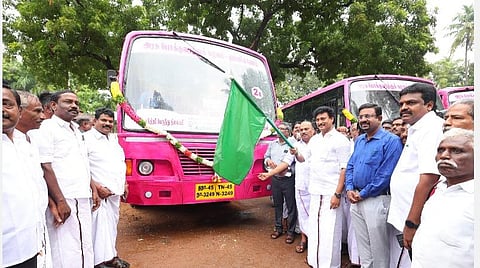கல்லணை வழியாக திருச்சி தஞ்சாவூர் மாவட்டங்களை இணைக்கும் புதிய வழித்தடத்தில் பேருந்து சேவையை தொடங்கி வைத்த அமைச்சர் அன்பில் மகேஸ்