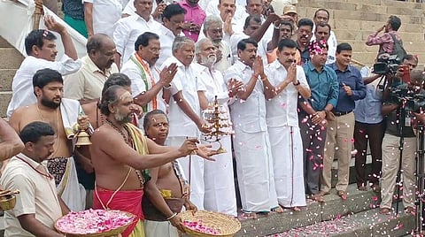 திருநெல்வேலி நெல்லையப்பர் கோயிலில் தெப்பக்குளம் புனரமைப்பு பணிகளை அமைச்சர் சேகர்பாபு தொடங்கி வைத்தார்.