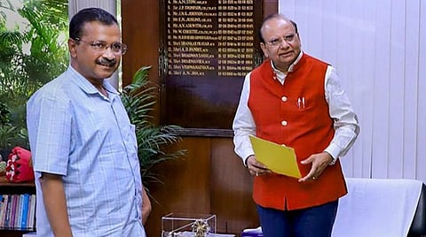 ஆம் ஆத்மி அரசின் ஊழல்களை அம்பலப்படுத்தும் ஆளுநர்: கேஜ்ரிவால் - சக்சேனா மோதல் முற்றுகிறது