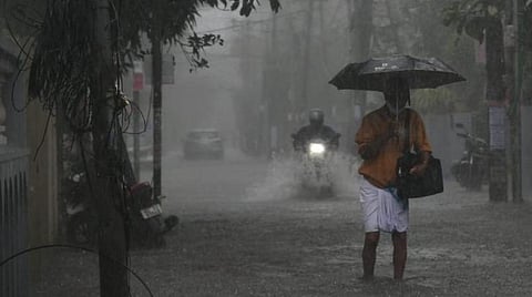 தமிழகம், புதுச்சேரியில் இன்று முதல் 4 நாட்கள் மிதமான மழைக்கு வாய்ப்பு: வானிலை ஆய்வு மையம் தகவல்