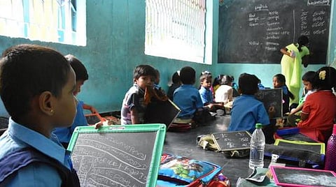 20 கோரிக்கைகளை வலியுறுத்தி தொடக்கப்பள்ளி ஆசிரியர் கூட்டணி ஆர்ப்பாட்டம்