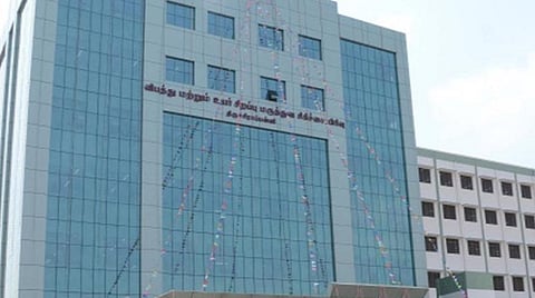 விடுதலையான ஜெயக்குமாருக்கு திருச்சி மருத்துவமனையில் சிகிச்சை