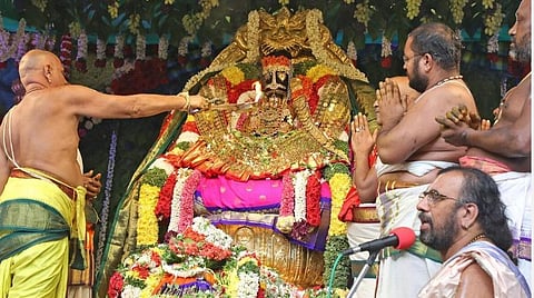சூரிய, சந்திர பிரபை வாகனத்தில் பத்மாவதி தாயார் வீதியுலா