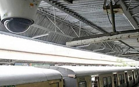 ரயில் நிலையங்களில் கண்காணிப்பு கேமரா பணிகள் தீவிரம்