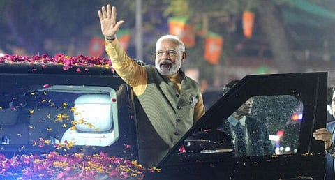 அடிமை மனப்பான்மையுடன் இருக்கிறது காங்கிரஸ்: பிரதமர் மோடி குற்றச்சாட்டு