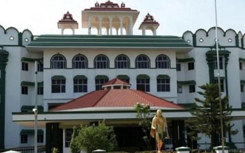 திருச்சி | ஆக்கிரமிப்புகளை அகற்றிய பிறகே சாலை அமைக்க வேண்டும்: உயர் நீதிமன்றம் உத்தரவு