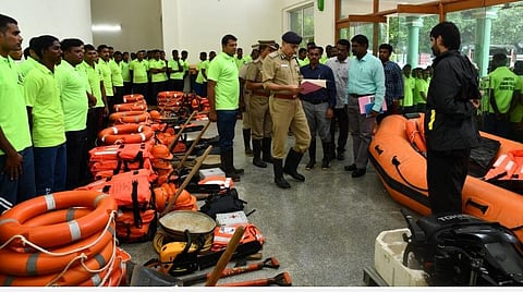 தயார் நிலையை ஆய்வு செய்த காவல் ஆணையர்