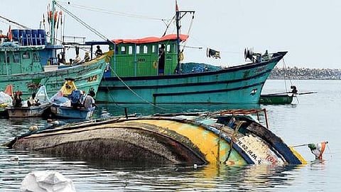 மாண்டஸ் புயல் பாதிப்பு | காசிமேட்டில் கடும் சேதம்; விரைவில் நிவாரணம் - அரசு உறுதி