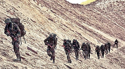 கதைக் குறள் - 20: பெற்றோருக்கு பெருமை சேர்த்த பிள்ளை!