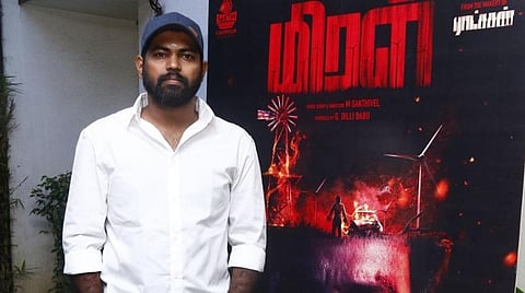 மருத்துவமனையில் மிரள் இயக்குநர் அனுமதி