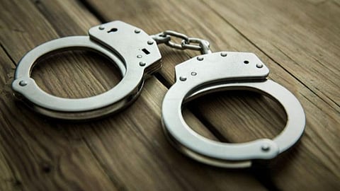 கொள்ளையடிக்க திட்டம் தீட்டிய 7 பேர் பல்லடத்தில் கைது