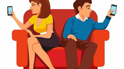 ஸ்மார்ட் ஃபோன்களால் திருமண உறவில் பாதிப்பு - 88% தம்பதியர் கருத்து