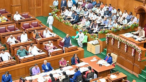 எஸ்சி, எஸ்டிக்களுக்கு இட ஒதுக்கீடு அதிகரிக்க கர்நாடகாவில் மசோதா