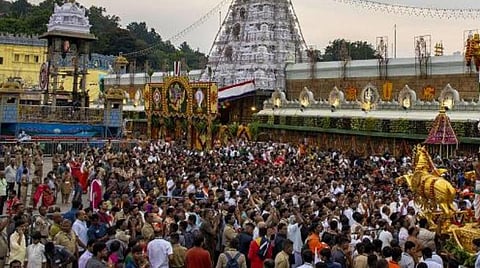 திருப்பதி ஏழுமலையான் கோயிலில் 2022-ல் ரூ.1,320 கோடி உண்டியல் வருவாய்