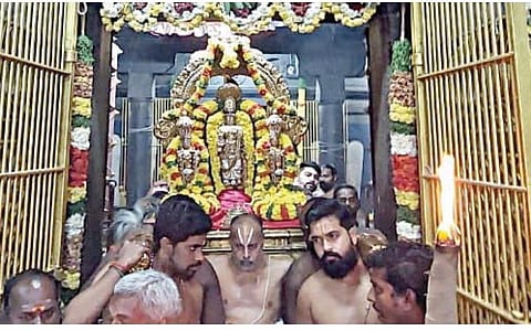திருவள்ளூர் வீரராகவ பெருமாள் கோயில்.