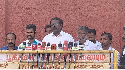 பாமகவின் செய்தித் தொடர்பாளரும், வழக்கறிஞருமான கே.பாலுவின் செய்தியாளர் சந்திப்பு