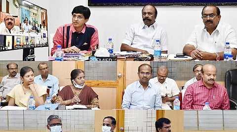 பொங்கல் பரிசு தொகுப்பு 3 அமைச்சர்கள் ஆலோசனை