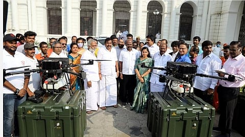 கொசு மருந்து தெளிக்கும் பணிக்கு ட்ரோன்கள்