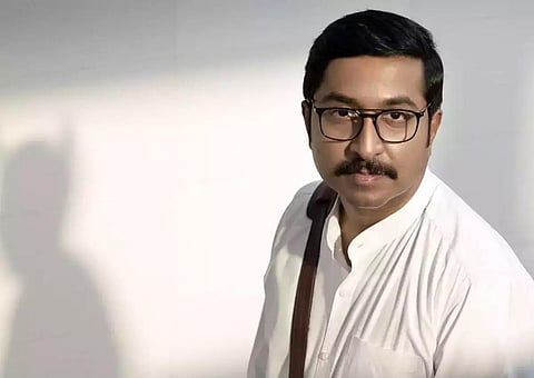 ஓடிடி திரை அலசல் | Mukundan Unni Associates - வெள்ளை ஆடை வழக்கறிஞரின் பிளாக் காமெடி மட்டுமல்ல..!