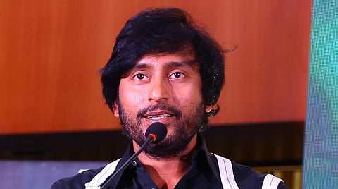 ரசிகர்களுக்கு ஆர்.ஜே.பாலாஜி அட்வைஸ்
