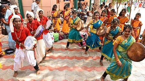 விருதுநகர் | மாவட்ட அளவிலான கலைத் திருவிழாவில் வென்றவர்களுக்கு பரிசுகள்? - மாணவர்கள், ஆசிரியர்கள் எதிர்பார்ப்பு