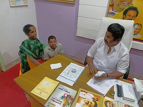 “உழைத்து வாழவே விருப்பம்” - மாற்றுத் திறனாளி பெண்ணுக்கு பணி வழங்கிய கும்பகோணம் எம்.எல்.ஏ