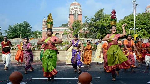 நாட்டின் 74-வது குடியரசு தினம் - ஆளுநர் ரவி தேசிய கொடியேற்றுகிறார்