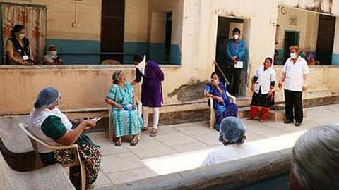 சென்னை | மூத்த குடிமக்களுக்கு இலவச மருத்துவ, சட்ட ஆலோசனை முகாம்; தமிழ்நாடு மகளிர் தொழில் முனைவோர் சங்கம் ஏற்பாடு