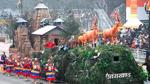 குடியரசு தினவிழா அணிவகுப்பில் பங்கேற்ற உத்தராகண்ட் மாநிலத்தின் அலங்கார ஊர்திக்கு முதல் பரிசு