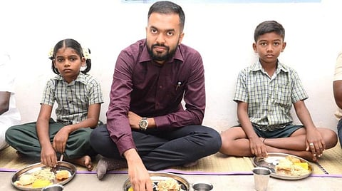 தென்காசி மாவட்ட ஆட்சியராக இருந்த ப.ஆகாஷ்