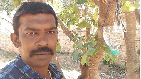 சாலைகளில் வீசப்பட்டபிளாஸ்டிக் பாட்டில்களை கொண்டு மரங்களில் வசிக்கும் பறவைகளுக்கு தண்ணீர் - மதுரை தன்னார்வலரின் நேசம்