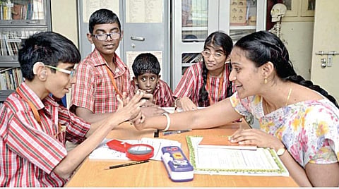 கதைக் குறள் 25: நோய் போக்கும் பேச்சு!