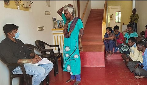 விழுப்புரம் ஜோதி ஆஸ்ரமத்தில் இருந்து மீட்கப்பட்டவர்களிடம் விசாரணை மேற்கொண்ட அதிகாரிகள்
