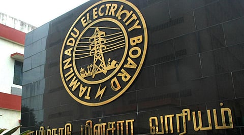சென்னை: மின் கம்பங்களில் உள்ள கேபிள் வயரை அகற்ற உத்தரவு