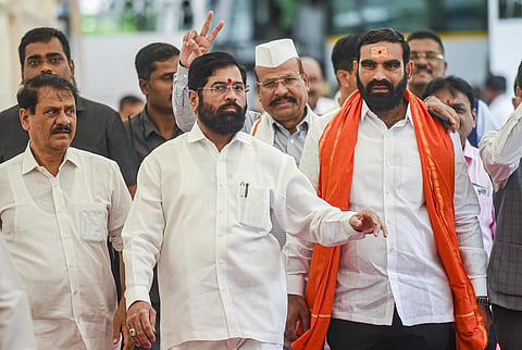 “அனைத்துக்கும் பால் தாக்கரேவின் ஆசிதான்” - ஏக்நாத் ஷிண்டேவுக்கு சிவசேனாவின் பெயர், சின்னத்தை வழங்கிய தேர்தல் ஆணையம்
