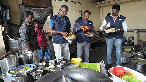 தருமபுரி உணவகங்களில் ஆய்வு விதிமீறிய 10 கடைகளுக்கு அபராதம்